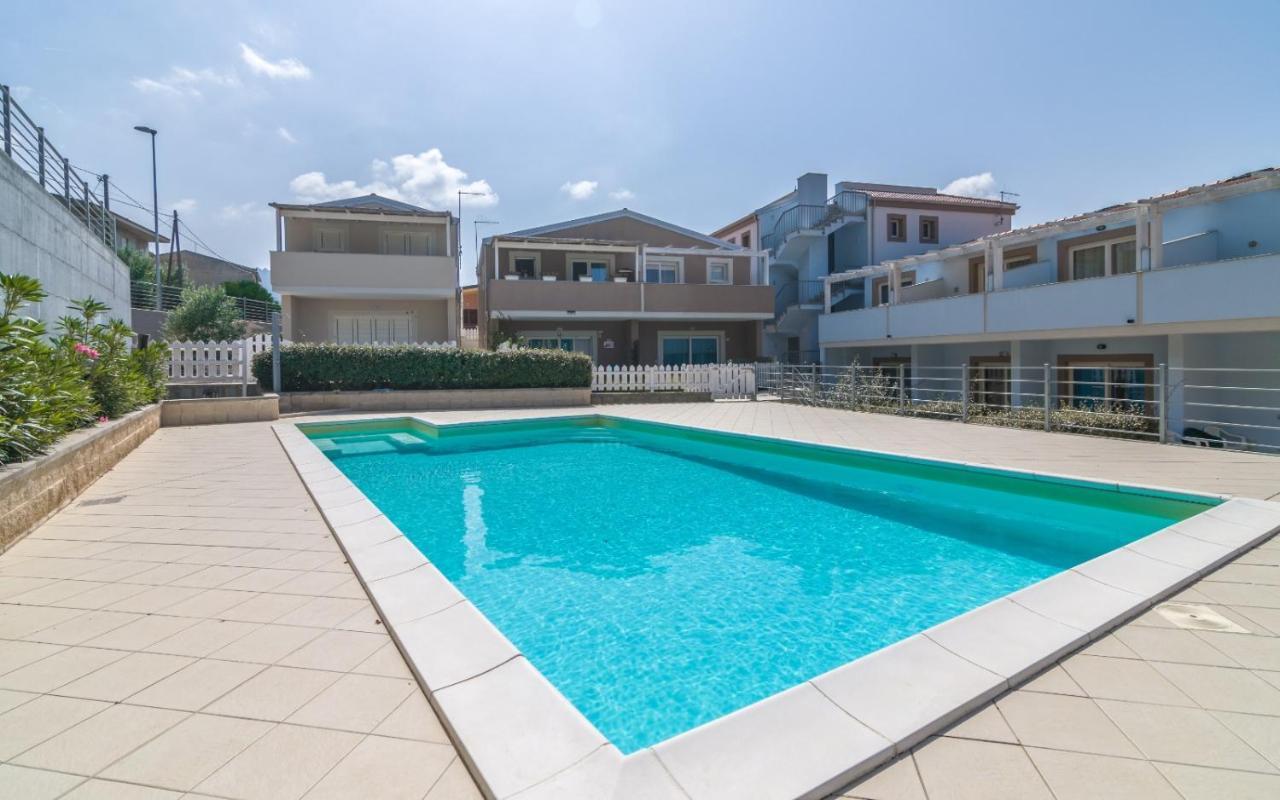 Villetta Morello Climatizzata Con Giardino Privato Viddalba Dış mekan fotoğraf